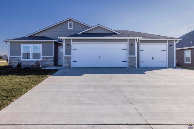 $299,900 | 4310 Southeast Violet Court | Rockfire at the Lake