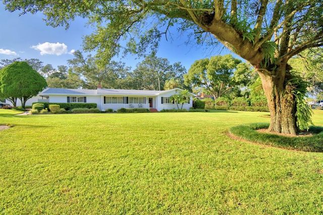 $469,999 | 540 Old Polk City Road | Country Oaks of Lakeland