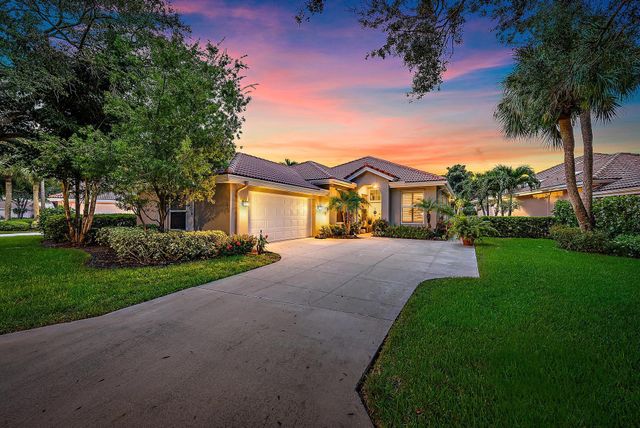 $899,000 | 165 Hampton Place | Loxahatchee Club