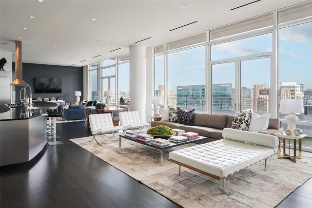 $7,750,000 | 2430 Victory Park Lane, Unit 2900 | W Dallas Victory Residences