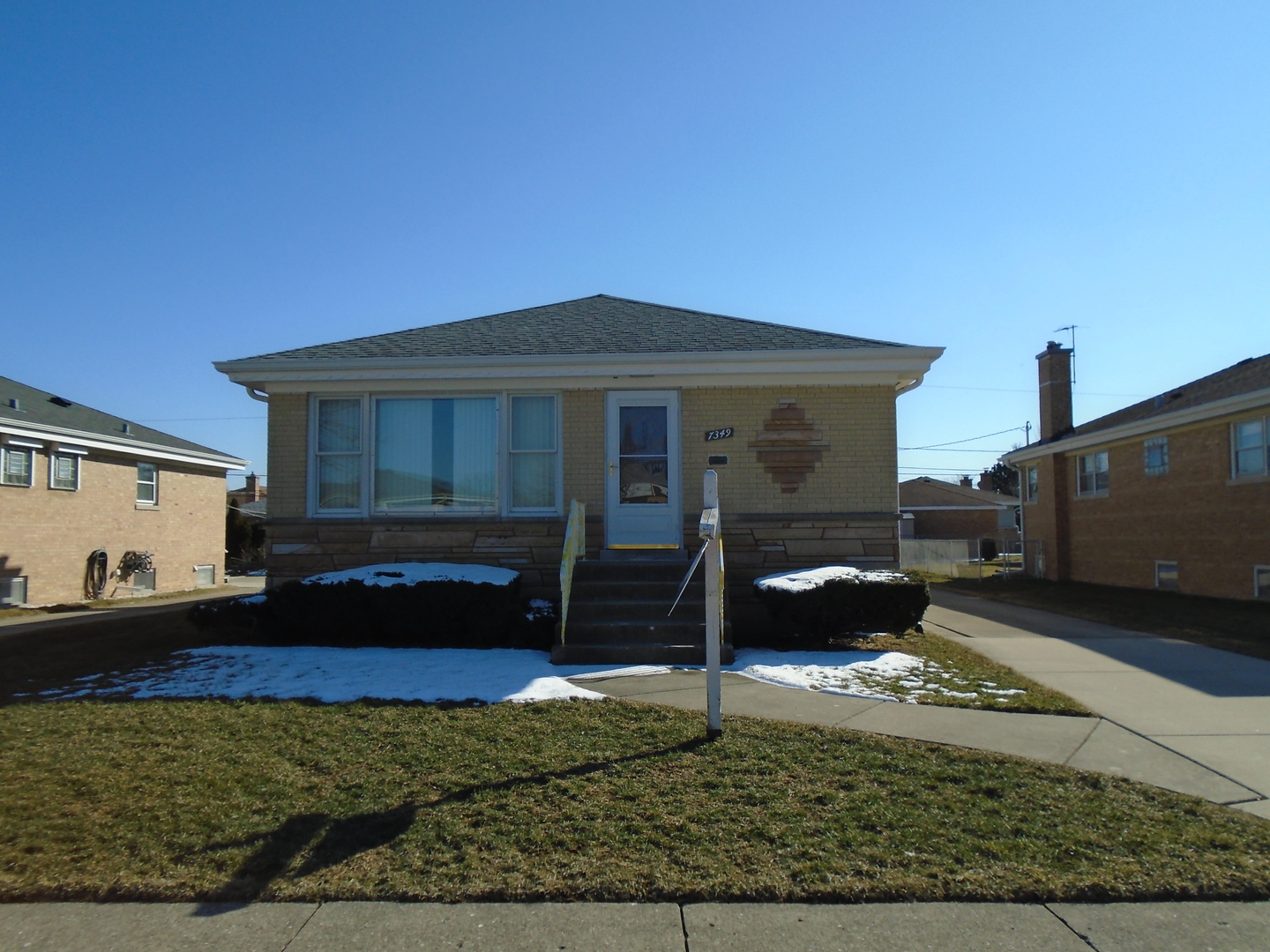 7349 West Lee Street, Niles, IL 60714 Compass