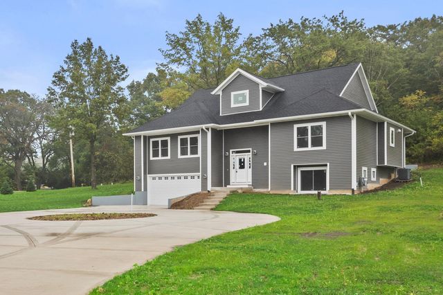 $749,900 | N7374 Lorwood Drive | Whitewater Town