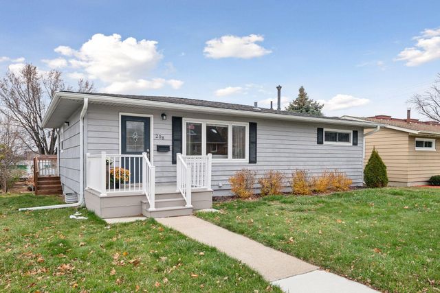 $299,999 | 208 West 3rd Street | Waconia