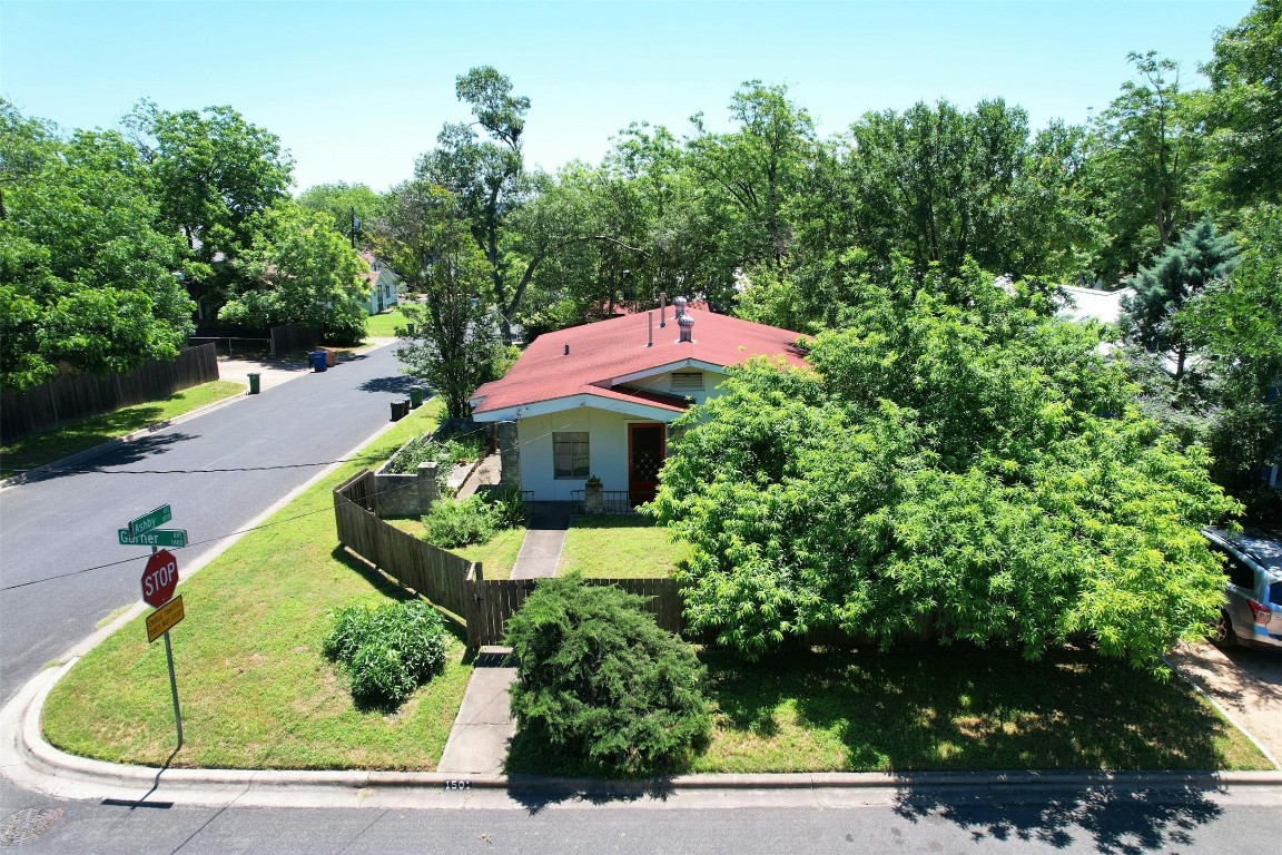 a view of a garden with a fountain