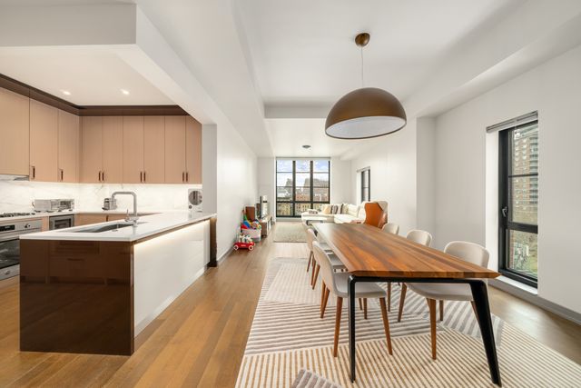 $3,950,000 | 261 West 25th Street, Unit 8D | Chelsea