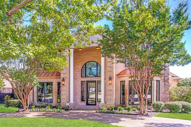 $1,240,000 | 2226 Hillshire Lane | Hackberry Creek Village