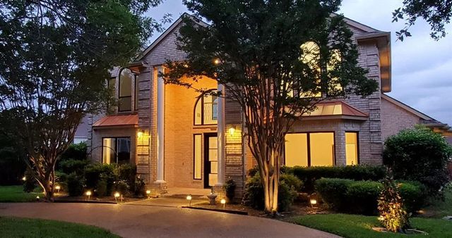 $1,196,786 | 2226 Hillshire Lane | Hackberry Creek Village