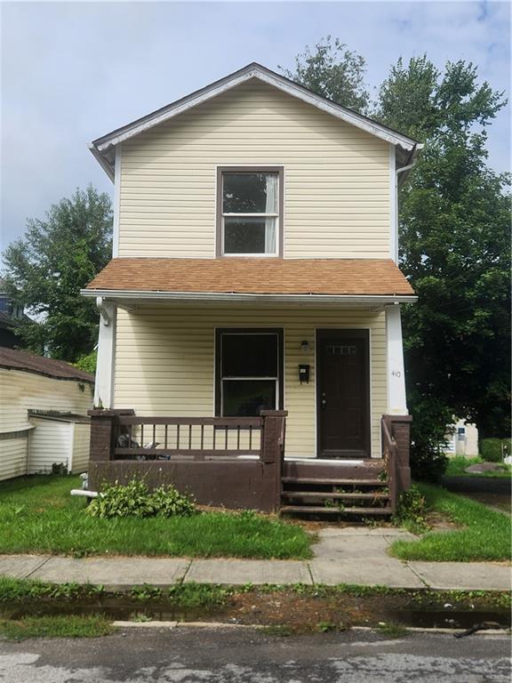 a front view of house with yard