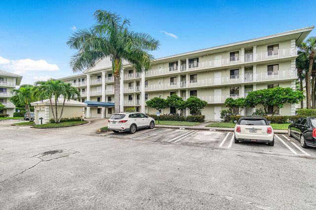 $268,900 | 2601 Village 103 Boulevard, Unit 103 | The Villages of Palm Beach Lakes