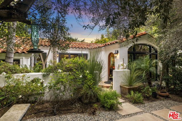 $2,995,000 | 1240 North Olive Drive | West Hollywood Vicinity