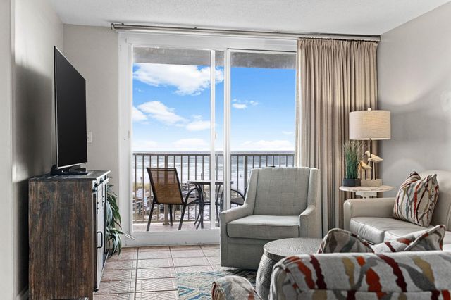 $640,000 | 600 Gulf Shore Drive, Unit 304 | Holiday Isle