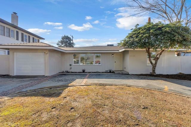 $399,900 | 40525 Whittier Avenue | East Hemet