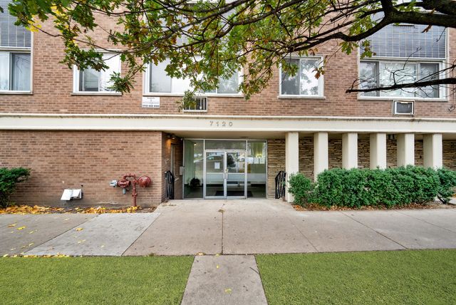 $154,900 | 7120 North Sheridan Road, Unit 216 | East Rogers Park