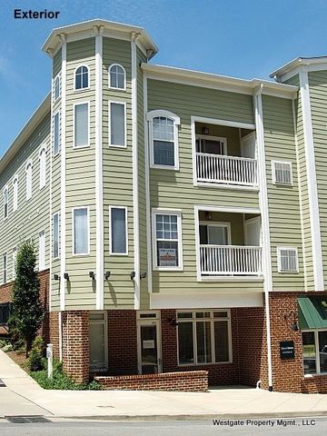 $1,595 | 7009 Lenox Village Drive, Unit 202 | Lenox Village