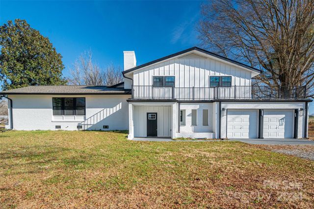 $449,900 | 5776 Reepsville Road | Howards Creek Township - Lincoln County