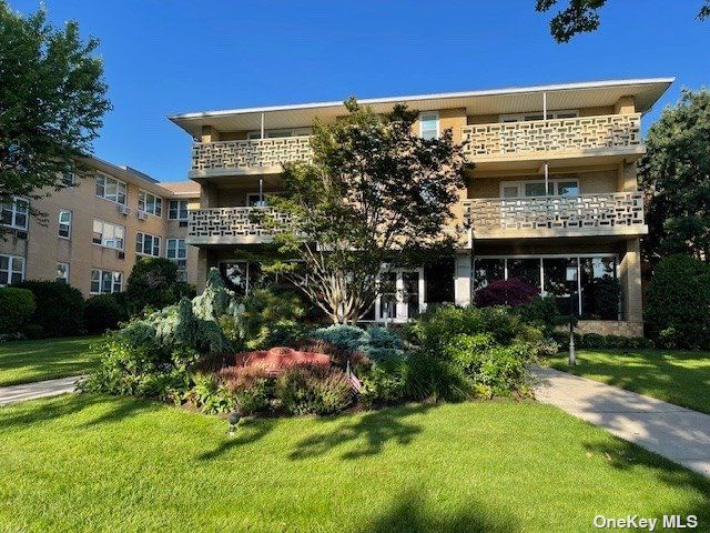 $499,999 | 490 Atlantic Avenue, Unit 330 | East Rockaway