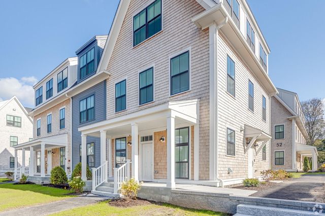 $2,100 | 62 Pleasant Street, Unit 3B | Hyannis