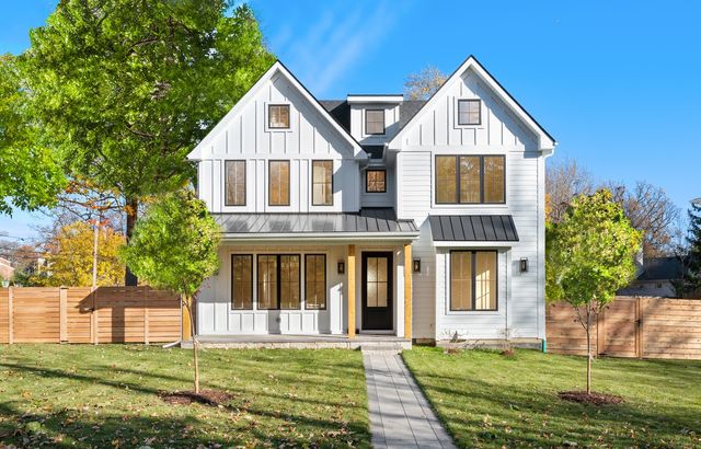 $2,490,000 | 747 Walden Road | Winnetka