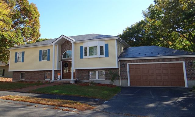 $899,900 | 35 Sanders Drive | Saugus