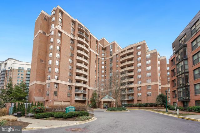 $555,000 | 4808 Moorland Lane, Unit 211 | The Christopher