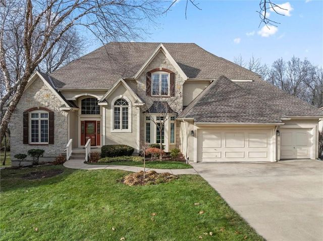 $875,000 | 10526 Riggs Drive | Shawnee Mission