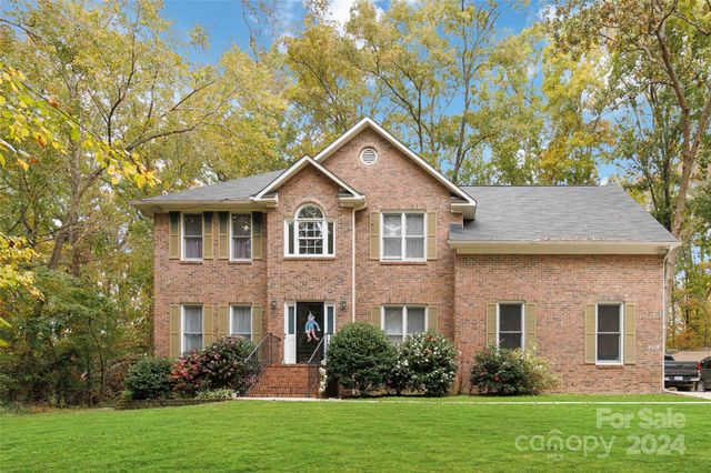 $443,500 | 4370 Deer Run | Newport