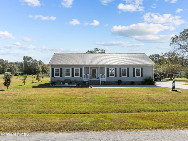 $335,000 | 2380 Cardinal Avenue Northwest | Waccamaw Township - Brunswick County