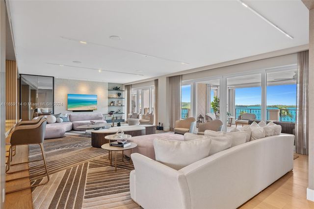 $22,400,000 | 5242 Fisher Island Drive, Unit 5242 | Fisher Island