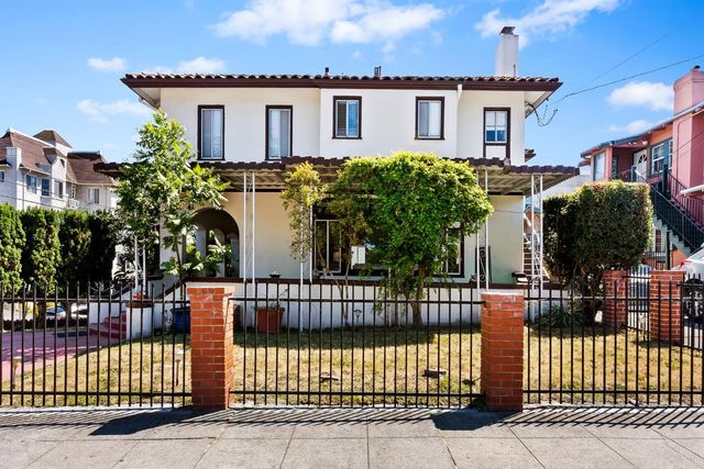 $1,350,000 | 947 MacArthur Boulevard | China Hill