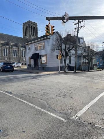 $950 | 18 West 3rd Street | Greensburg