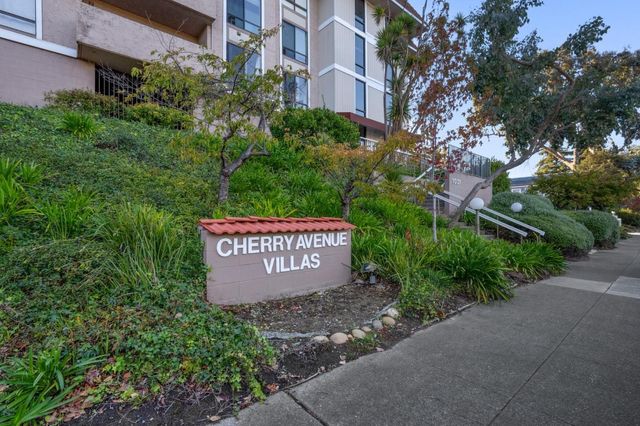 $785,000 | 1031 Cherry Avenue, Unit 78 | Peninsula Place Condos