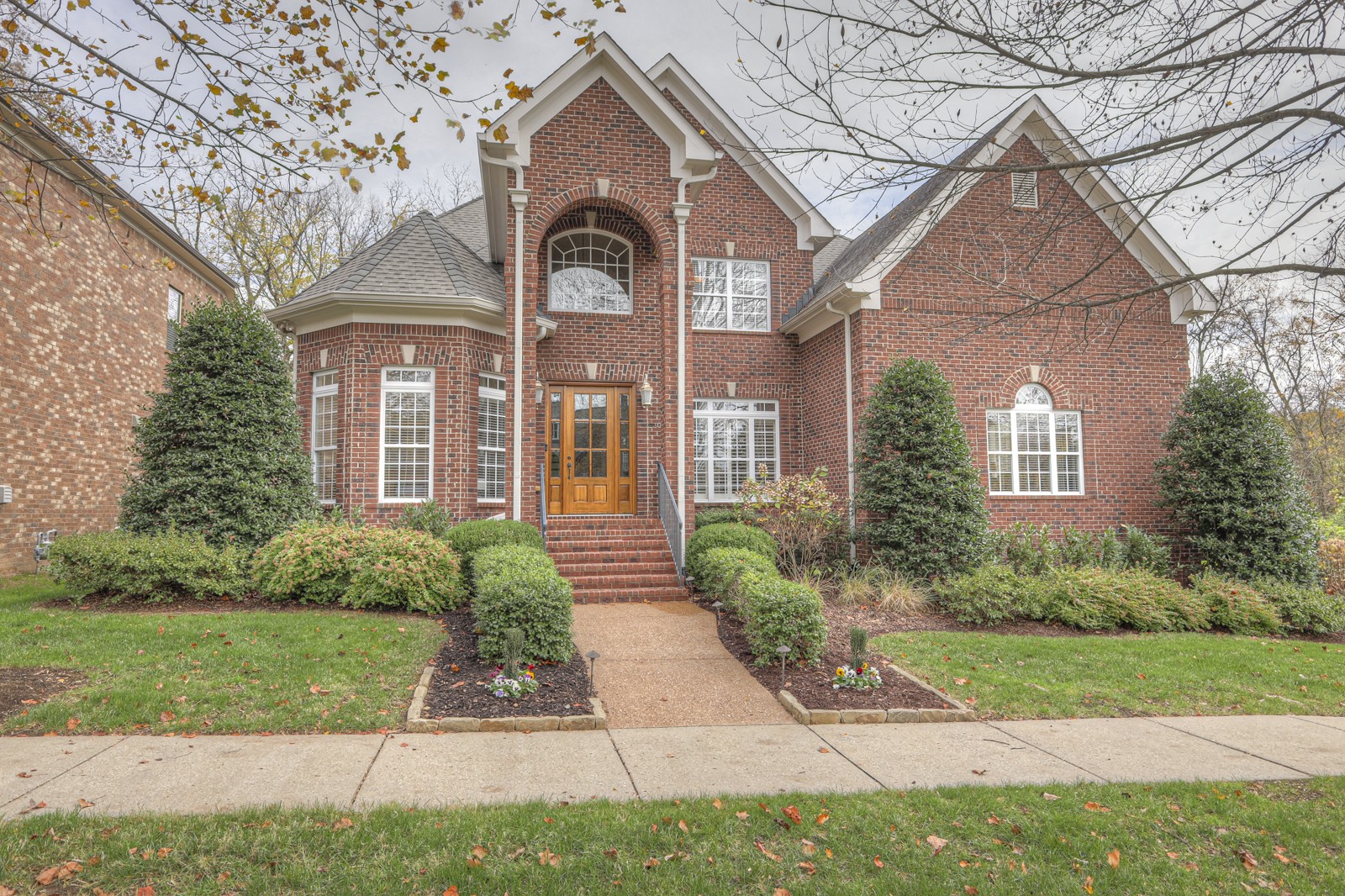 Gorgeous all brick house with large rooms