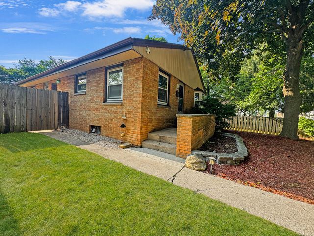 $189,900 | 4965 North 90th Street | Vogel Park