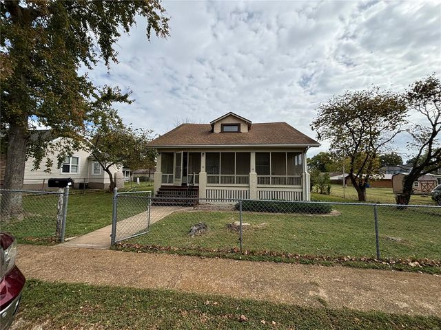 $134,900 | 110 North White Oak Street | Desloge