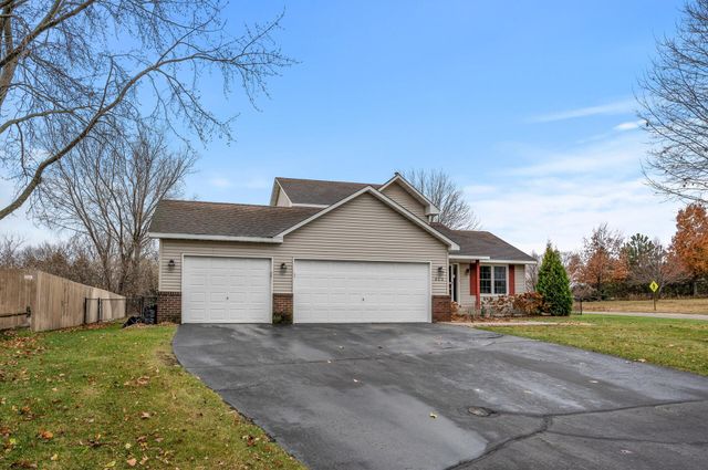 $450,000 | 822 Sunrise Drive | Woodbury