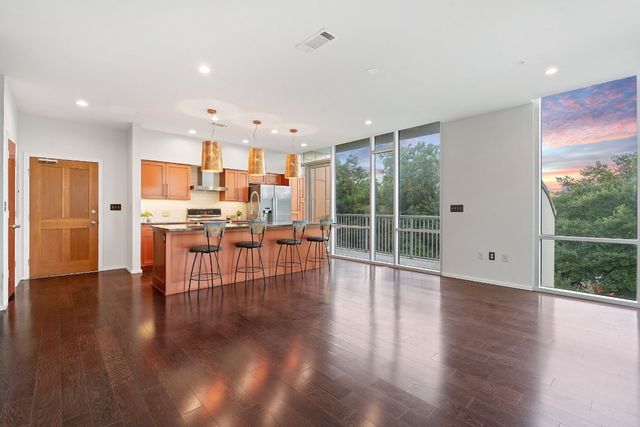 $589,000 | 1600 Barton Springs Road, Unit 2405 | Zilker