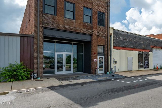 $1,250 | 113 North Commerce Street, Unit 203 | Downtown Johnson City