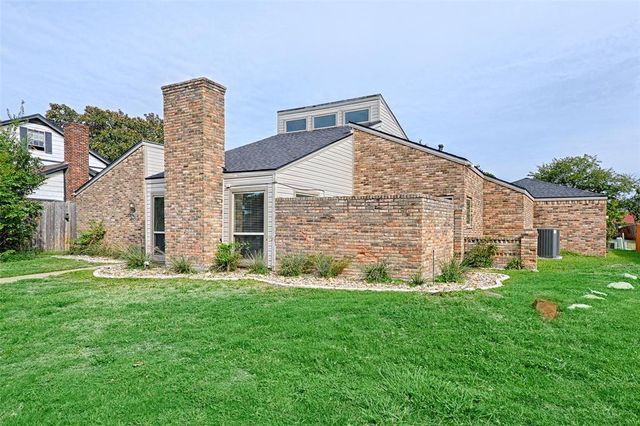 $499,000 | 1016 Hampshire Lane | Northwest Carrollton