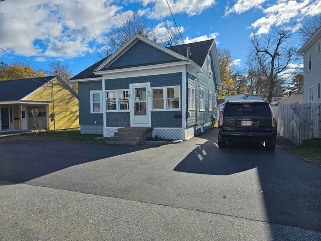 $389,900 | 13 Essex Street | Sanford