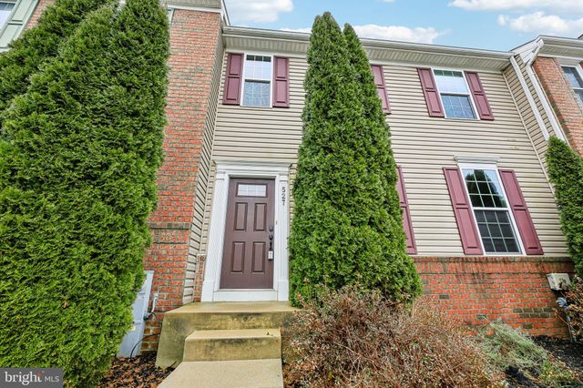 $399,900 | 527 Lothian Way | Monmouth Meadows Townhomes