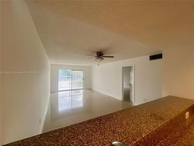 $1,800 | 555 Northeast 123rd Street, Unit 205B | Central North Miami