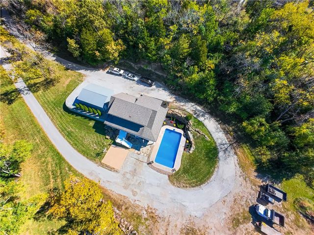 $890,000 | 4200 Northwest Valley View Road | Blue Springs