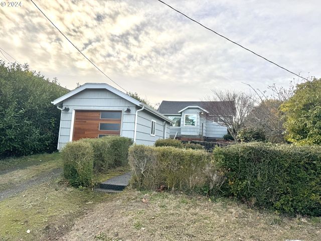 $269,900 | 2320 Everett Avenue | North Bend