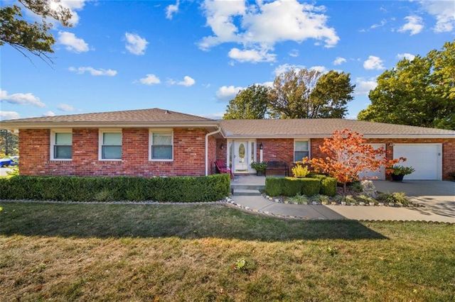 $1,000,000 | 15590 Antioch Road | Shawnee Mission