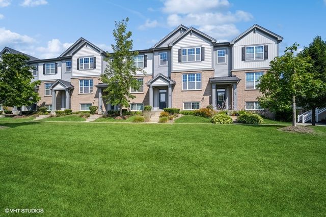 $525,000 | 19 East Heritage Court | Arlington Heights