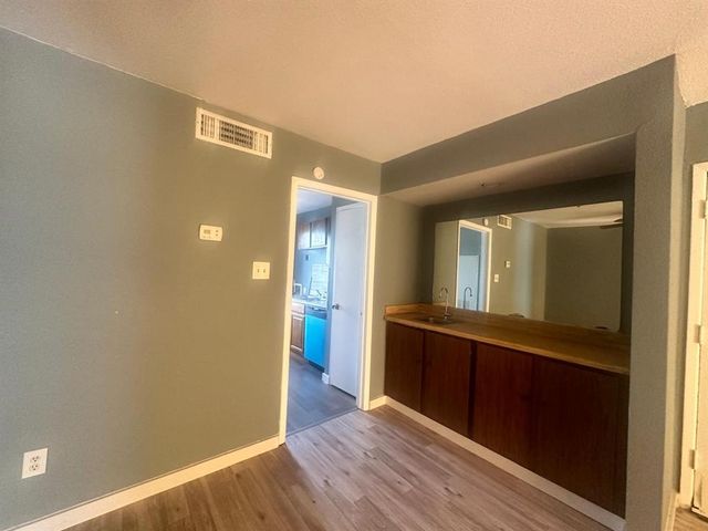 $989 | 8323 Wilcrest Drive, Unit 17008 | Alief