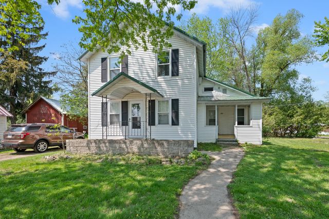 $129,900 | 111 Center Street | Suring