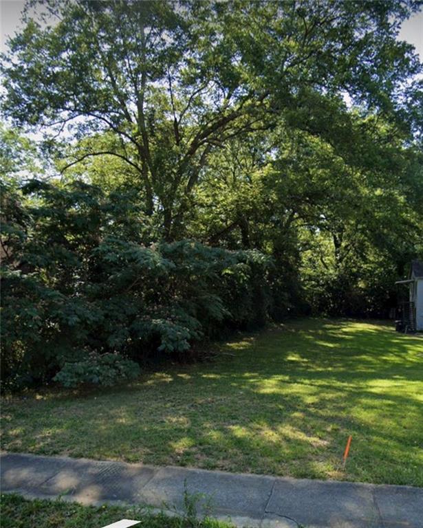 a view of a trees in a yard