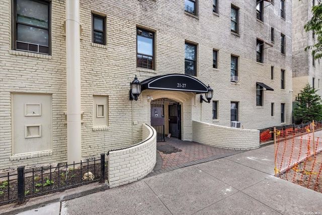 $349,000 | 21-27 33rd Street, Unit 5B | Astoria