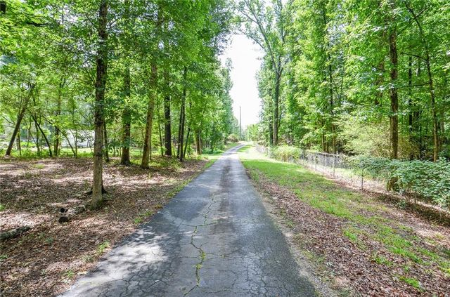 $97,000 | 2996 Happy Hollow Drive Southeast